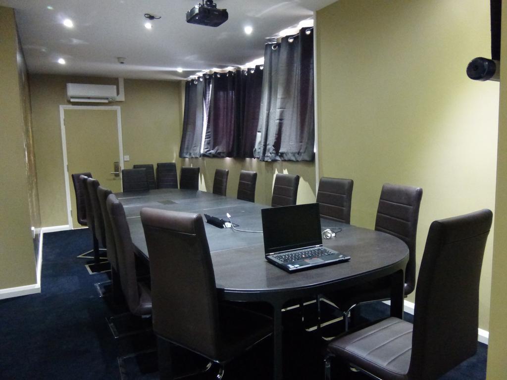 Dreams Hotel Barking  Extérieur photo